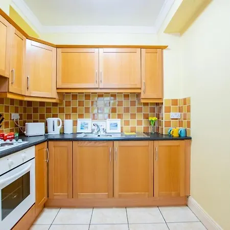 121 - Center 4 Bedroom Townhouse, Sleeps 6 Holiday home