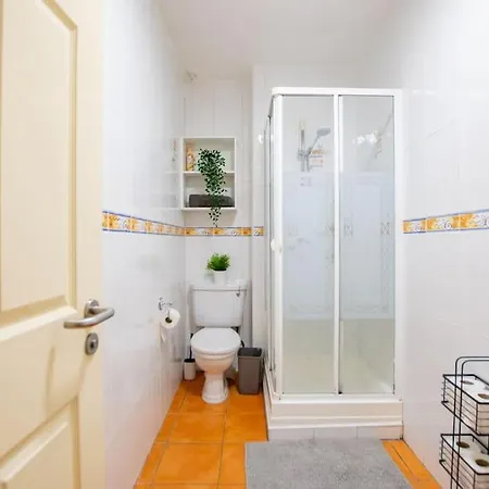 121 - Center 4 Bedroom Townhouse, Sleeps 6
