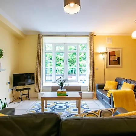 Holiday home 121 - Center 4 Bedroom Townhouse, Sleeps 6 *