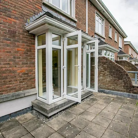 121 - Center 4 Bedroom Townhouse, Sleeps 6 Holiday home Galway