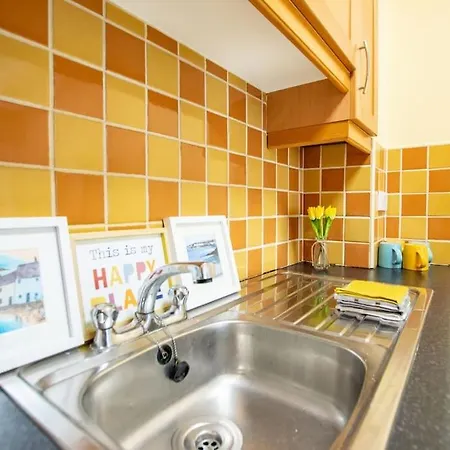 121 - Center 4 Bedroom Townhouse, Sleeps 6 * Galway
